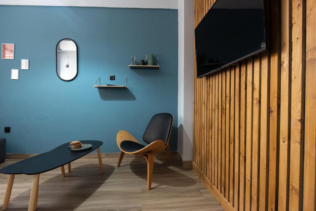 Blue Tourmaline Downtown Flat Apartment Kalamata Bagian luar foto