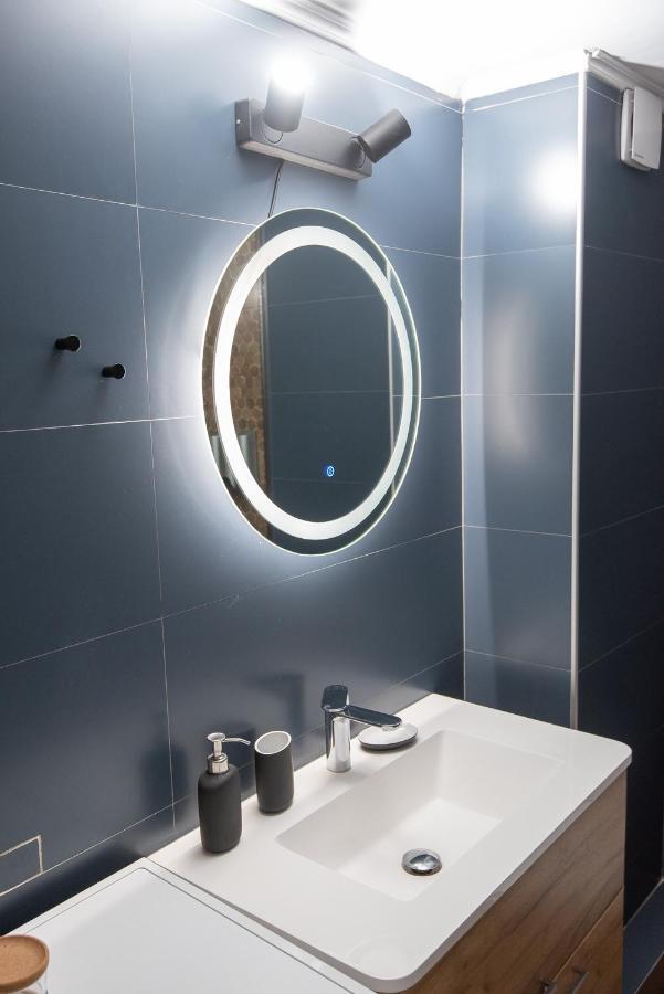 Blue Tourmaline Downtown Flat Apartment Kalamata Bagian luar foto