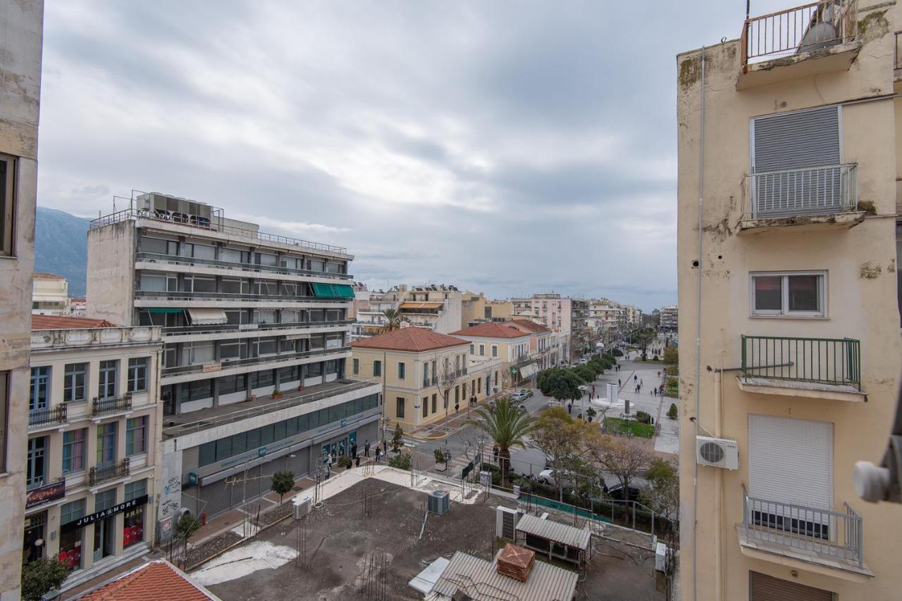 Blue Tourmaline Downtown Flat Apartment Kalamata Bagian luar foto